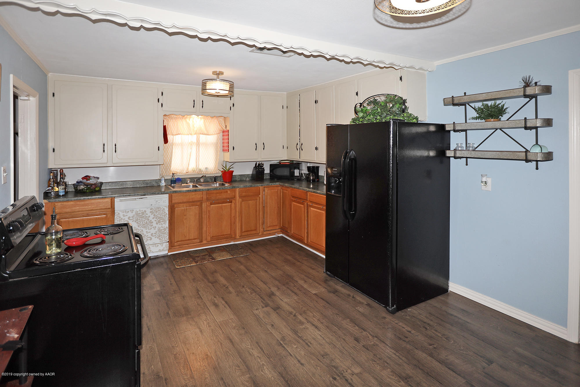 3709 South Polk Street Amarillo, TX 79110 - Photo 8 of 22 Kitchen