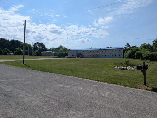 $199,900 | 525 East Pine Street, Edmore, MI 48829