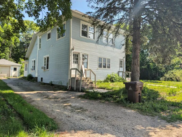 $199,900 | 525 East Pine Street, Edmore, MI 48829