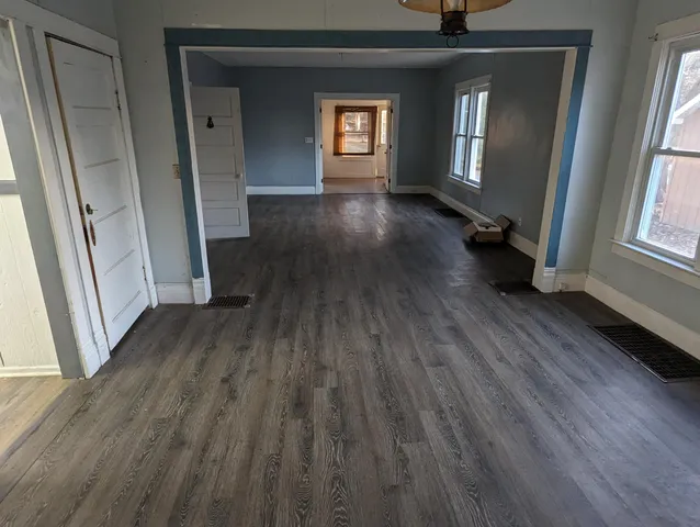 $199,900 | 525 East Pine Street, Edmore, MI 48829