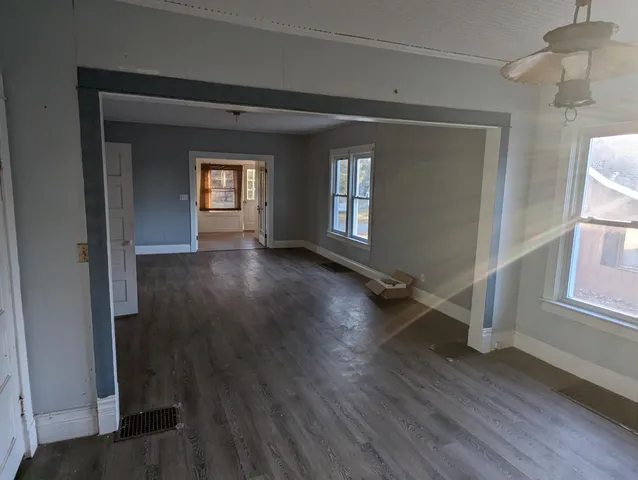 $199,900 | 525 East Pine Street, Edmore, MI 48829