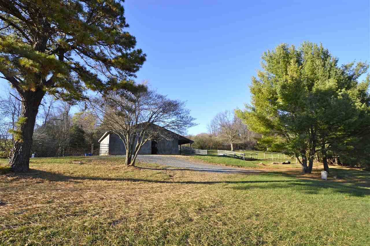 62 Jonestown Road Fairfield, VA 24435 - Photo 28 of 42 a backyard of a house with lots of green space