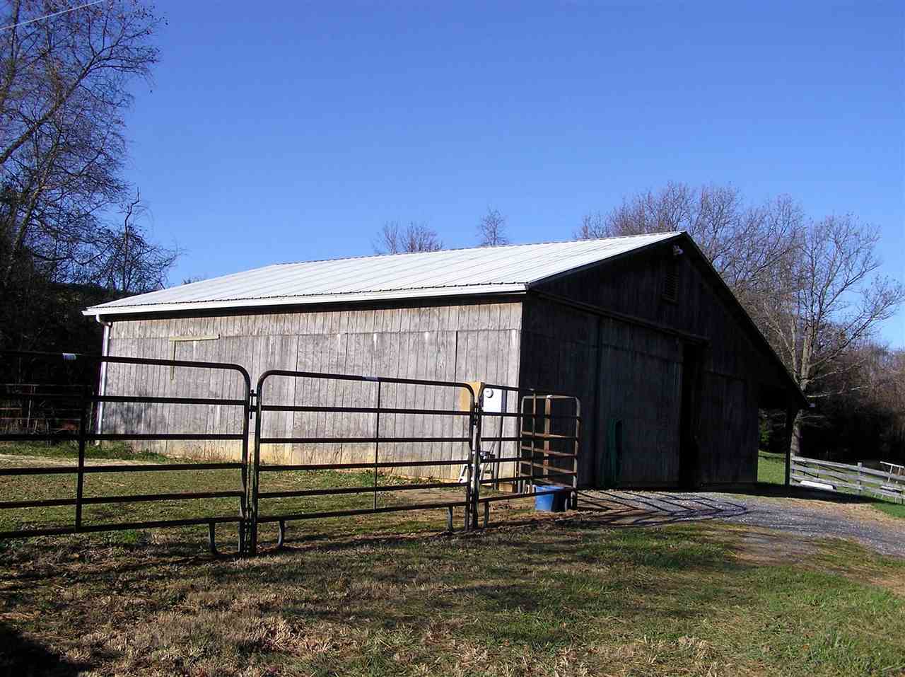 62 Jonestown Road Fairfield, VA 24435 - Photo 32 of 42 a view of a backyard