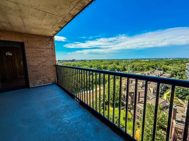 $334,900 | 110 1st Avenue Northeast, Unit 1006, Minneapolis, MN 55413