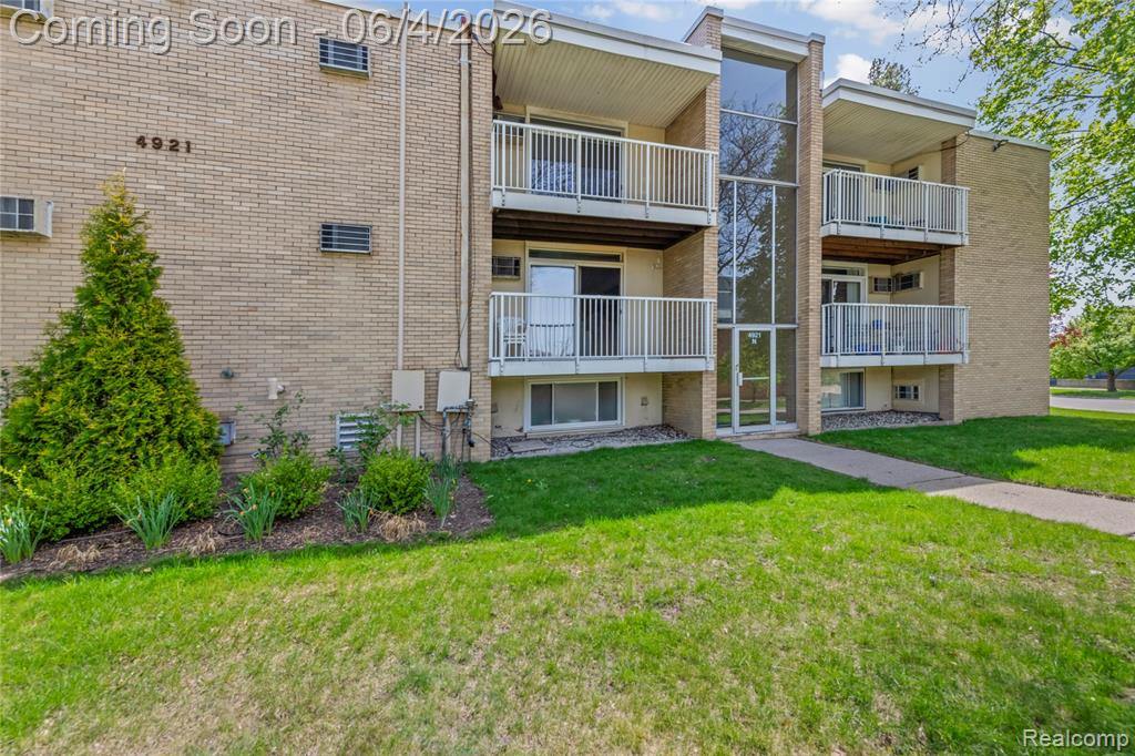 4921 Crooks Road, Unit N10 Royal Oak, MI 48073 - Photo 1 of 16