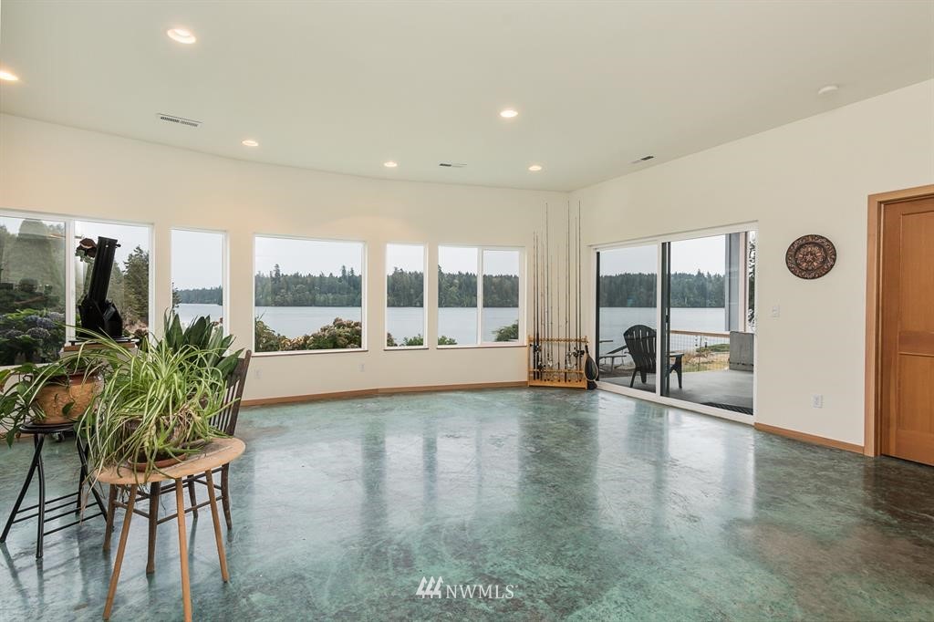 71 East Rustle Way Grapeview, WA 98546 - Photo 17 of 25 Gallery Image 17