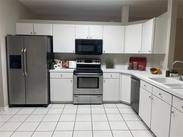 $2,295 | 310 Crystal Goblet Court, Valrico, FL 33594