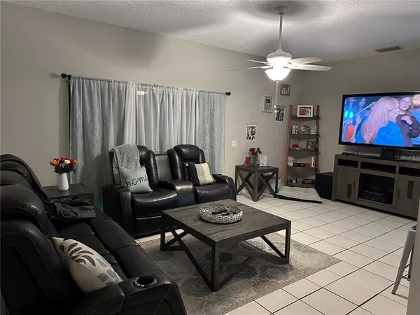 $2,295 | 310 Crystal Goblet Court, Valrico, FL 33594