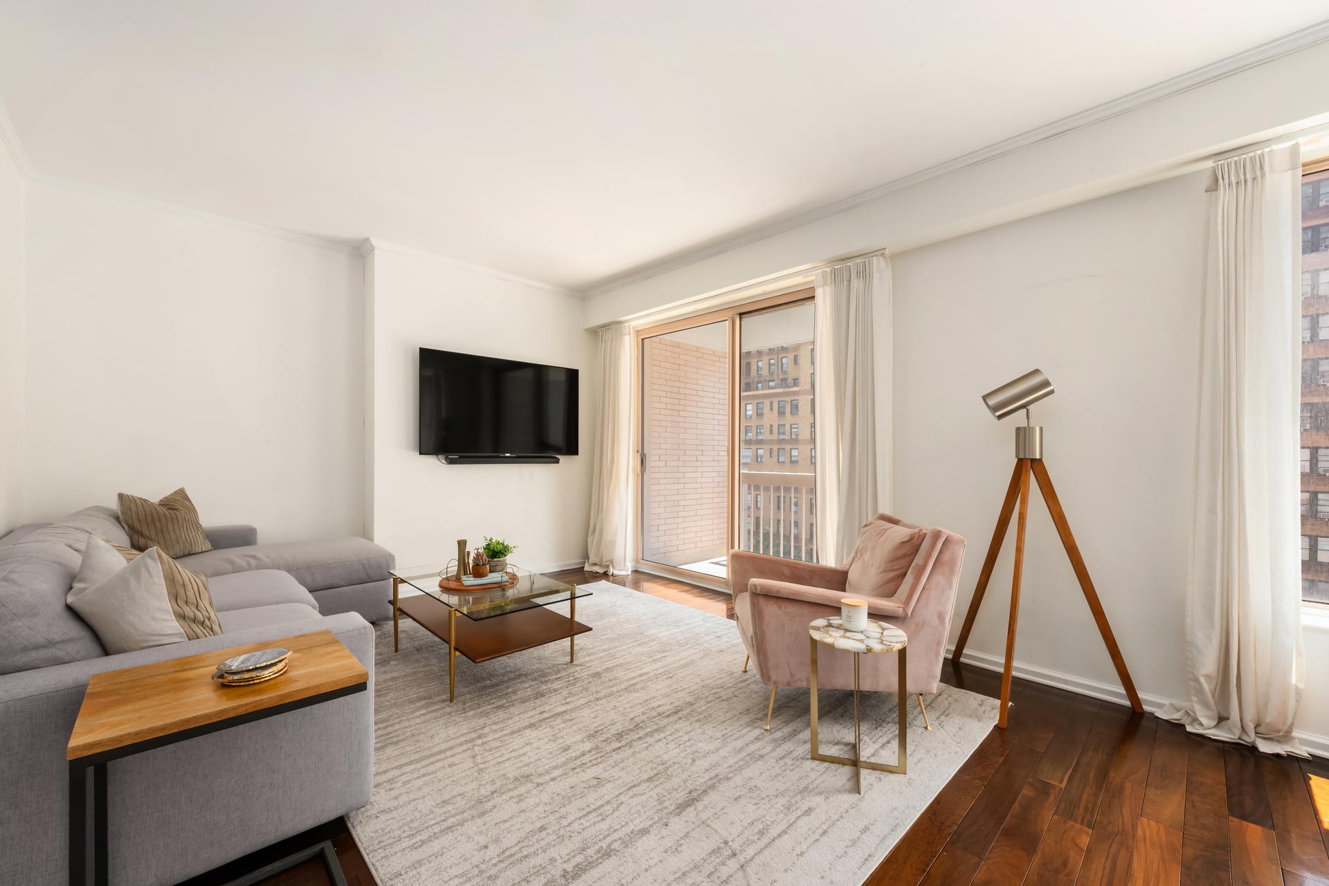 200 East 69th Street, Unit 7L Manhattan, NY 10021 - Photo 2 of 7