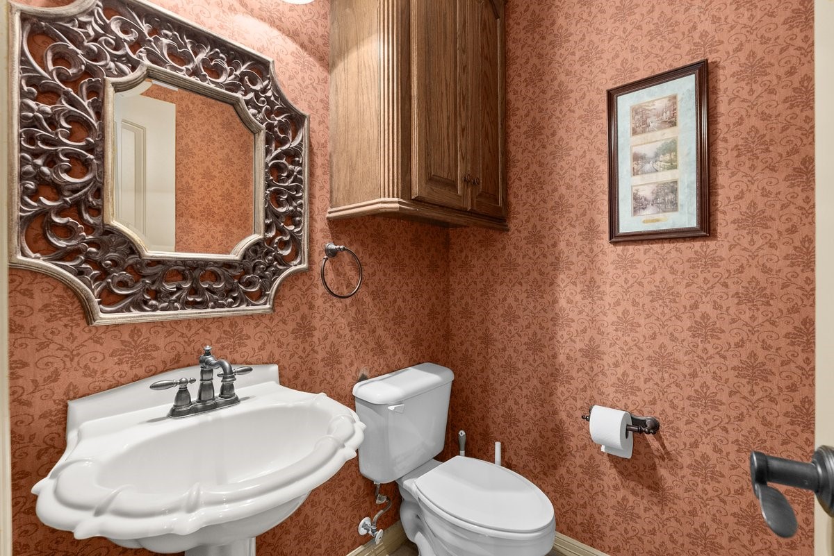 1303 China Grove Drive Rosharon, TX 77583 - Photo 10 of 42 Hall half bath for guest.