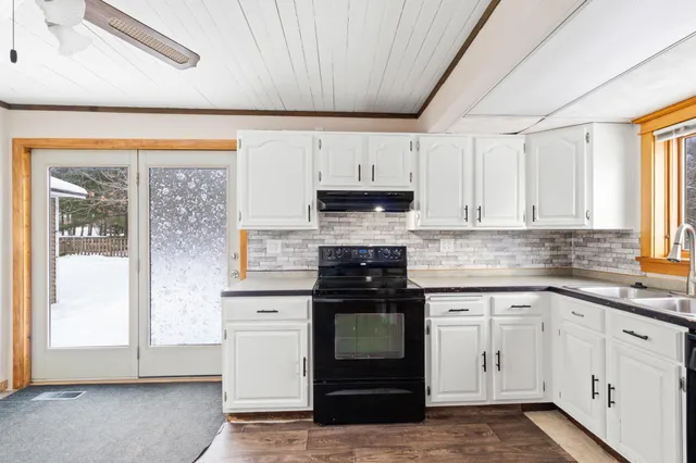 $209,000 | 310 Trondheim Road, Kenyon, MN 55946