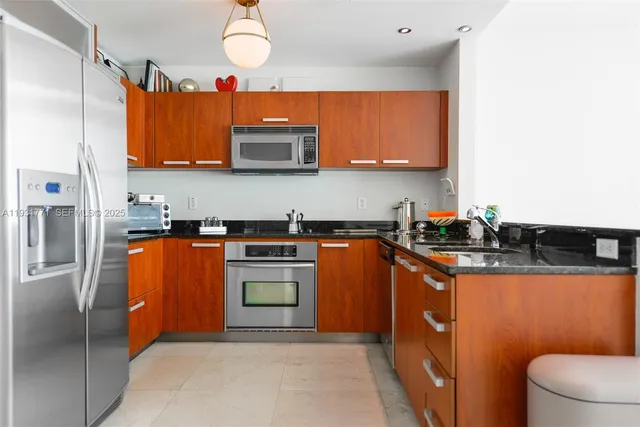 $4,000 | 3131 Northeast 188th Street, Unit 11213, Aventura, FL 33180