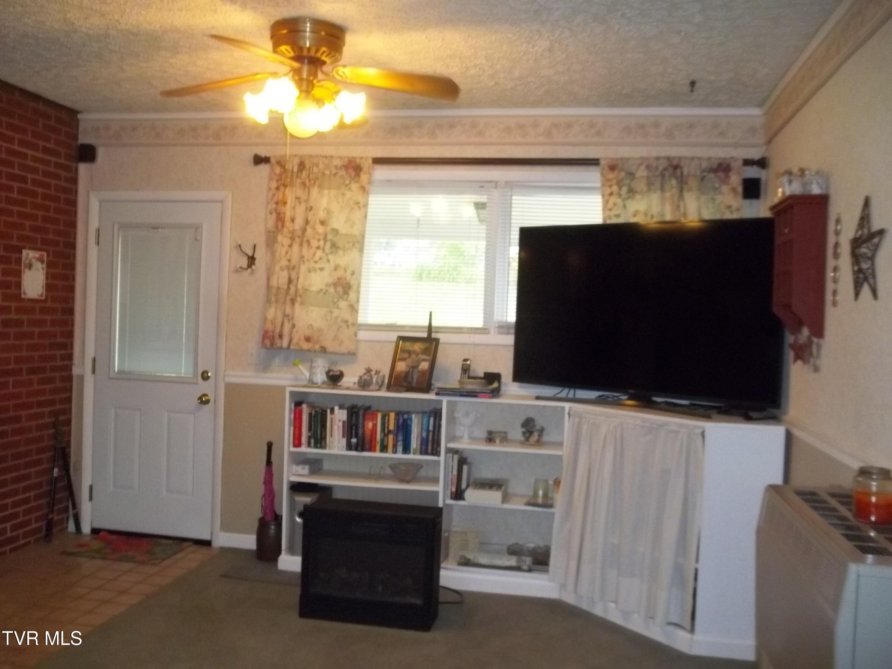 523 Old Stage Road Church Hill, TN 37642 - Photo 7 of 45 100_1489