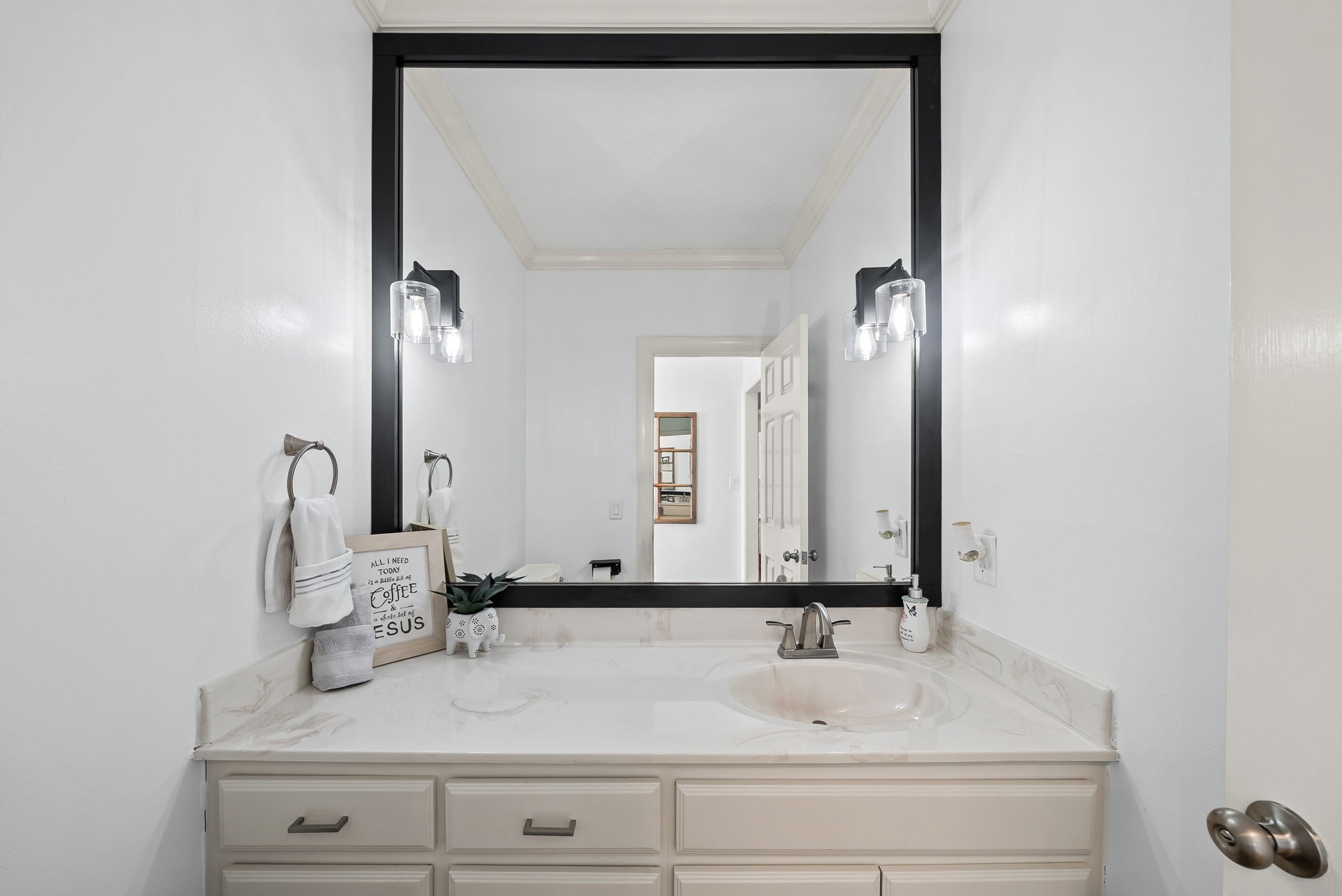 643 Cornwall Road Clarksville, TN 37043 - Photo 13 of 90