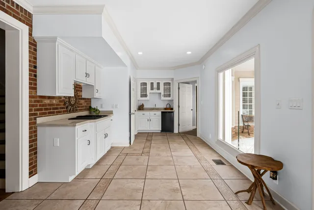 $960,000 | 643 Cornwall Road, Clarksville, TN 37043