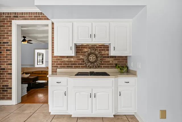 $960,000 | 643 Cornwall Road, Clarksville, TN 37043