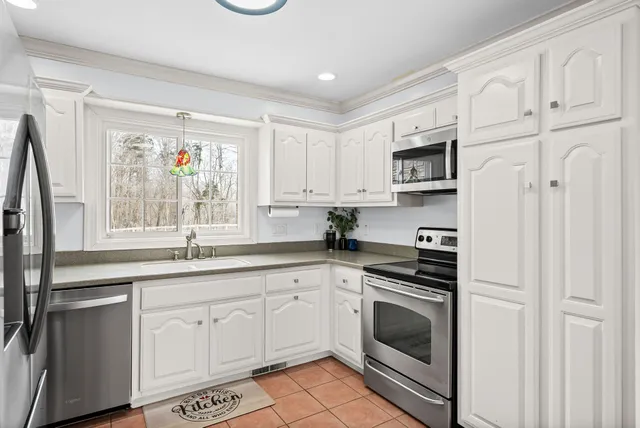 $960,000 | 643 Cornwall Road, Clarksville, TN 37043