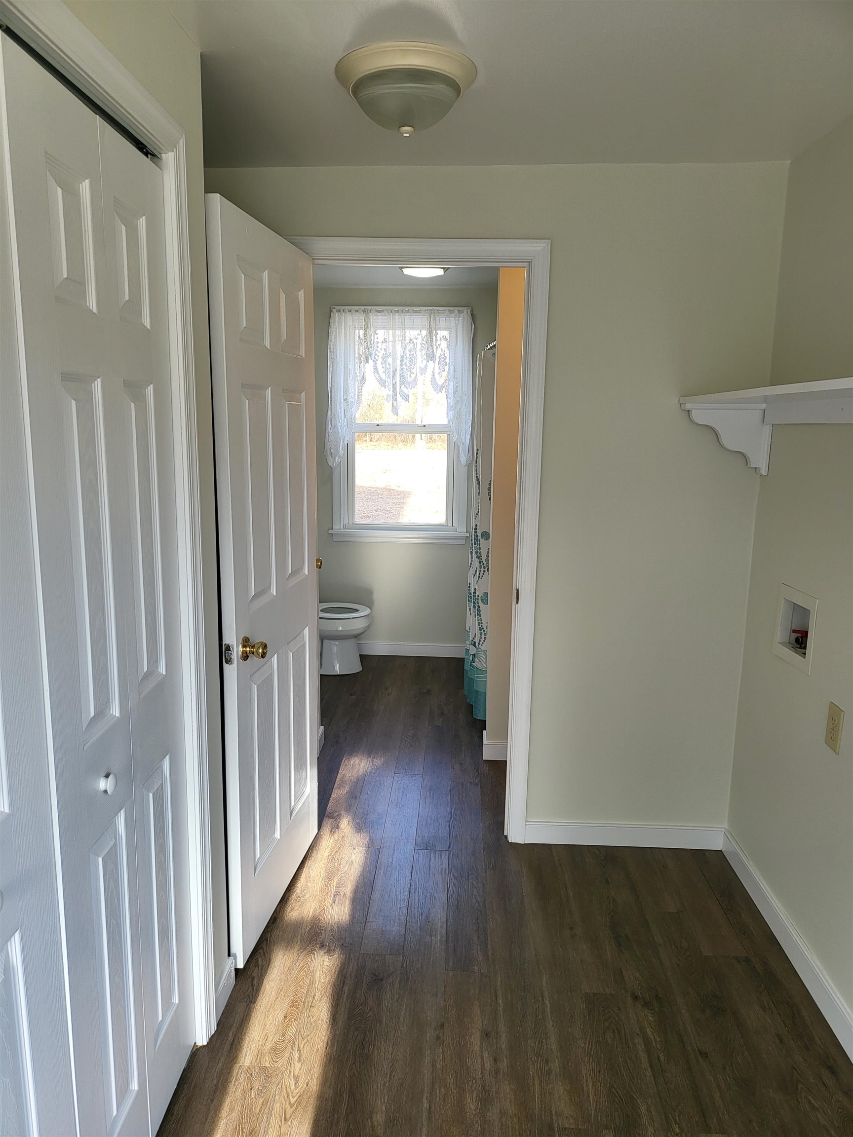 391 Highway 9 Erma, NJ 08204 - Photo 11 of 21 a view of a hallway with wooden floor and closet