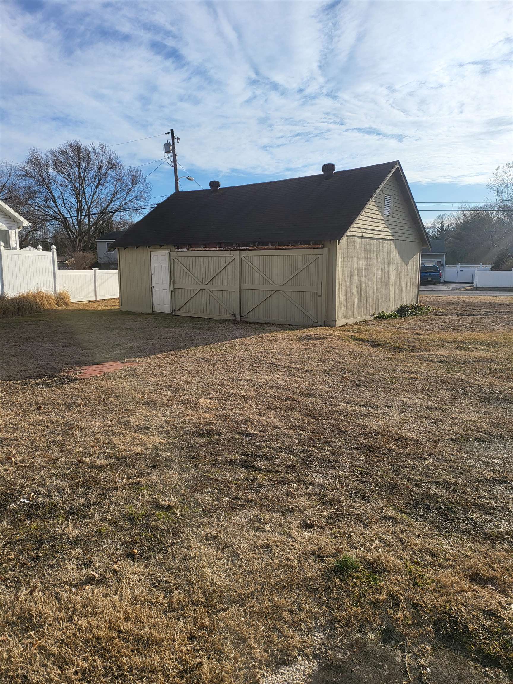 391 Highway 9 Erma, NJ 08204 - Photo 14 of 21 a house view with a backyard space