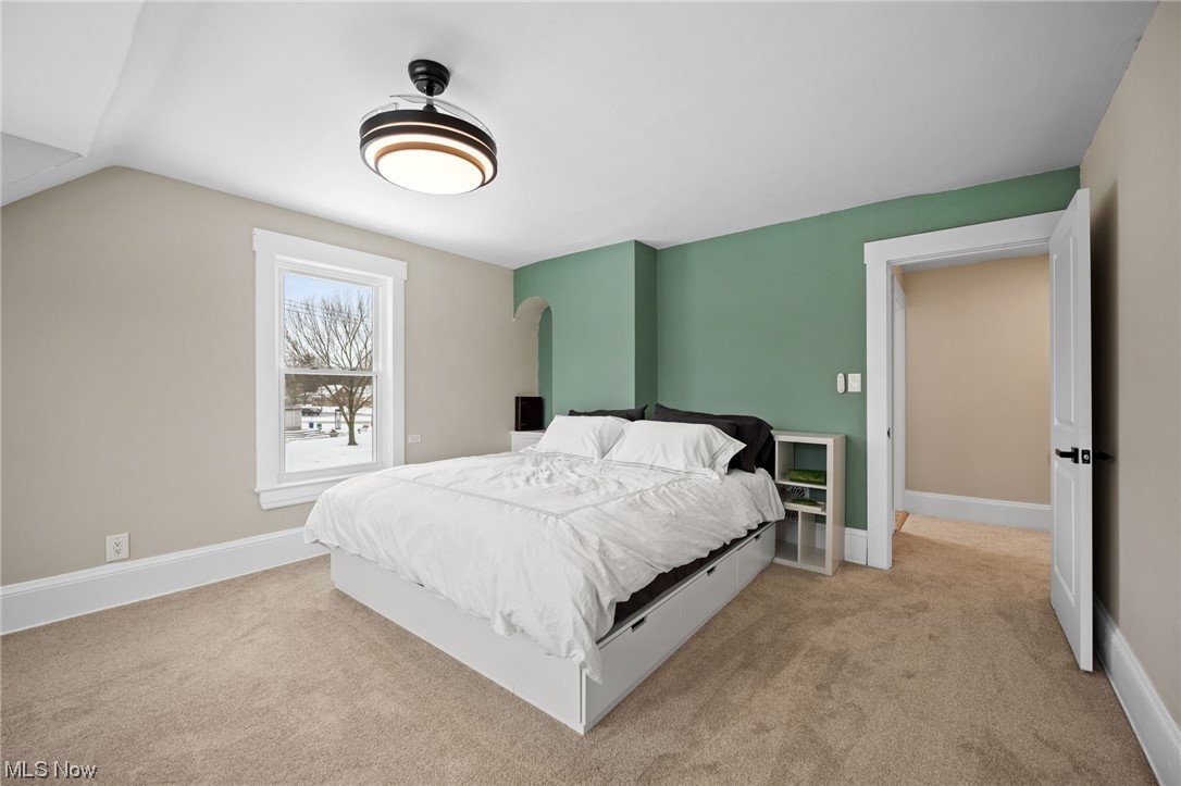 1006 East Green Road Cleveland, OH 44121 - Photo 25 of 37