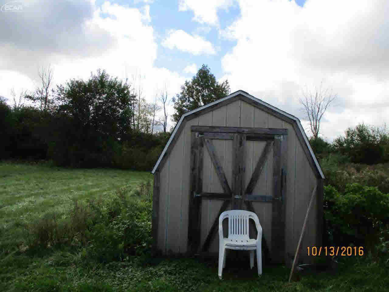 2037 West Mount Morris Road Mount Morris, MI 48458 - Photo 4 of 6 21226947-3.JPG