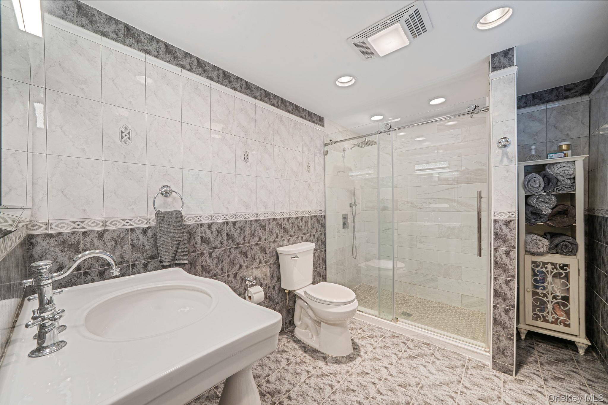 863 Richmond Road East Meadow, NY 11554 - Photo 33 of 44