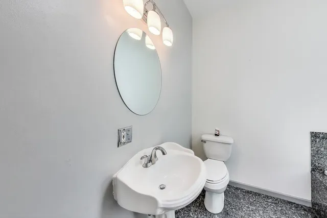 $324,900 | 737 East 50th Street, Unit 4, Chicago, IL 60615