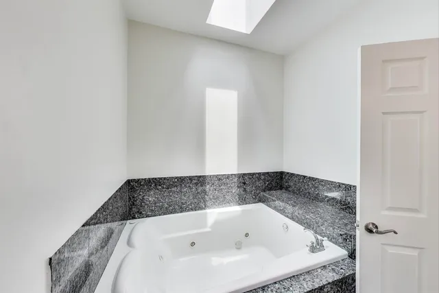 $324,900 | 737 East 50th Street, Unit 4, Chicago, IL 60615