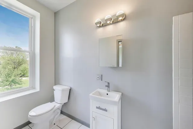 $324,900 | 737 East 50th Street, Unit 4, Chicago, IL 60615