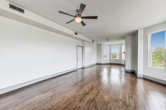 $324,900 | 737 East 50th Street, Unit 4, Chicago, IL 60615