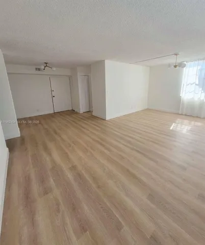 $1,600 | 2025 Northeast 164th Street, Unit 816, North Miami Beach, FL 33162