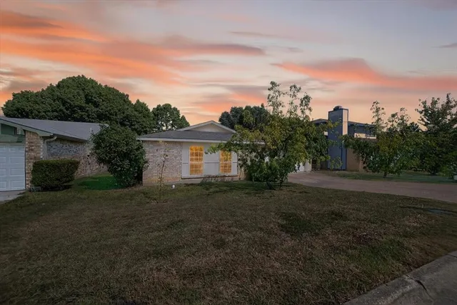 $265,000 | 2203 Newbury Drive, Arlington, TX 76014