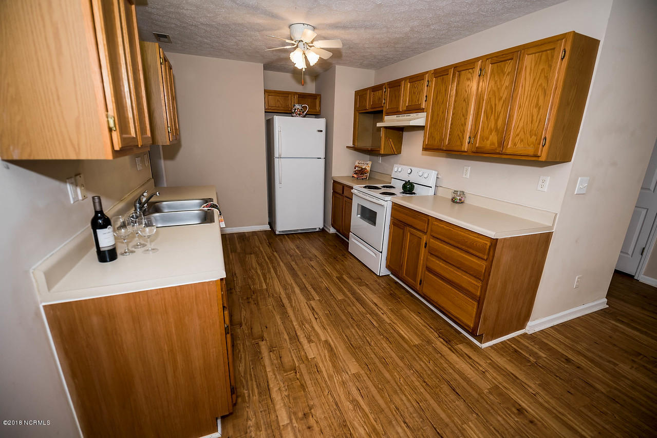 5721 County Line Road New Bern, NC 28562 - Photo 10 of 32 CLR Kitchen BD
