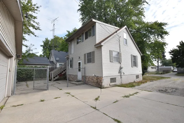 $199,900 | 5518 40th Avenue, Kenosha, WI 53144