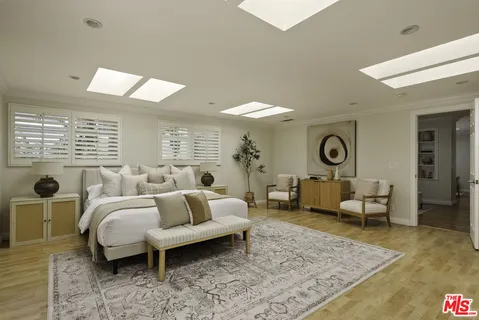 $1,695,000 | 8137 Regis Way, Los Angeles, CA 90045