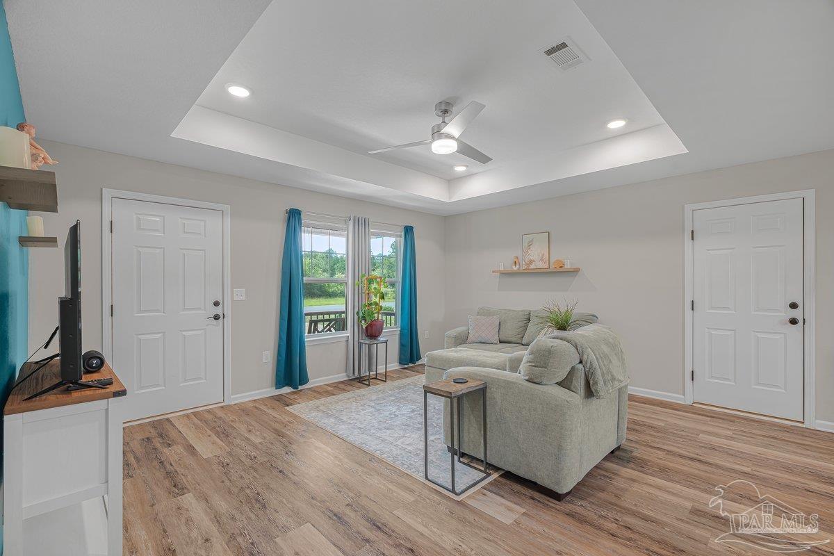 6588 Kembro Road Milton, FL 32570 - Photo 8 of 39