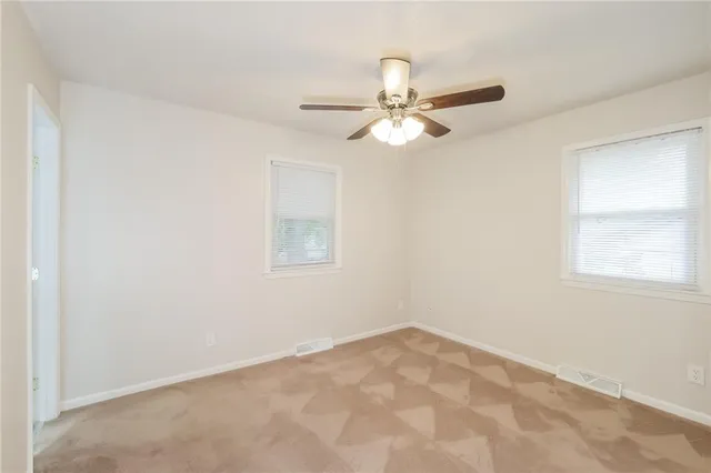 $2,325 | 7616 North Serene Avenue, Kansas City, MO 64152