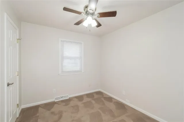 $2,325 | 7616 North Serene Avenue, Kansas City, MO 64152