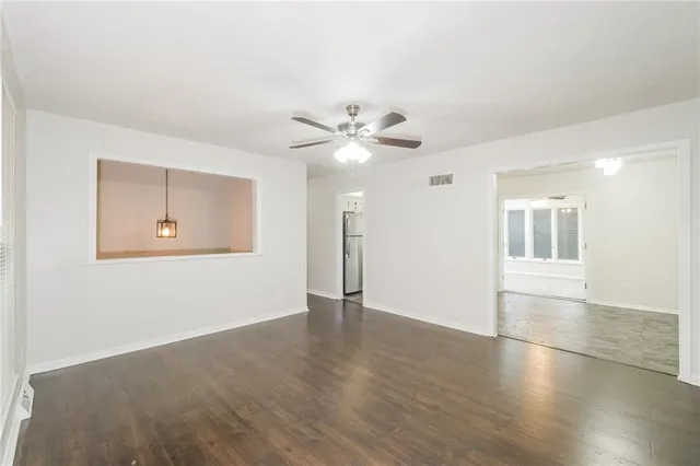 $2,325 | 7616 North Serene Avenue, Kansas City, MO 64152