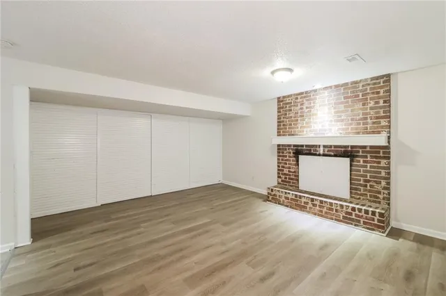 $2,325 | 7616 North Serene Avenue, Kansas City, MO 64152