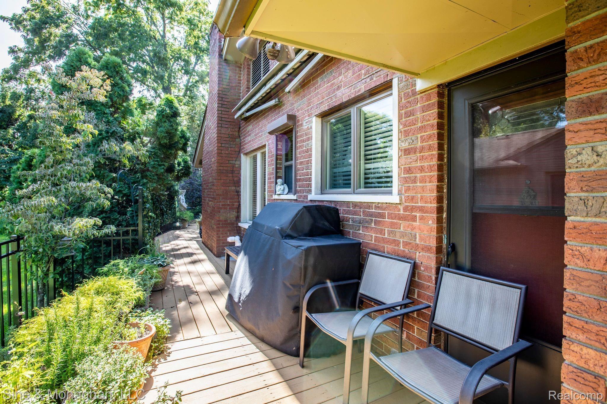 85 Stonehurst Road Grosse Pointe, MI 48236 - Photo 36 of 39 85 Stonehurst Rd-36.jpg