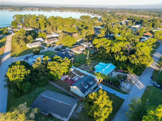 $255,900 | 3713 Wild Violet Avenue, Sebring, FL 33870