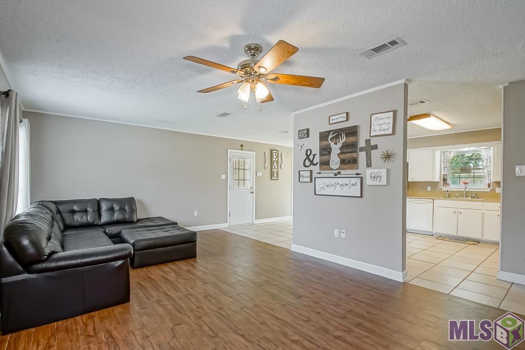 41126 Rhea Street Gonzales, LA 70737 - Photo 4 of 24 Gallery Image 4