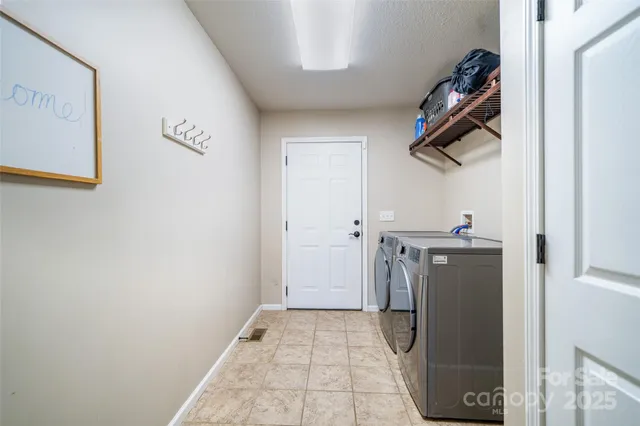 $599,000 | 151 Willard Lane, Hendersonville, NC 28792