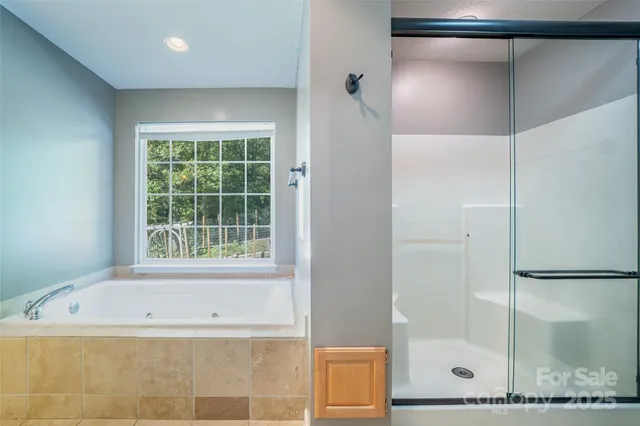 $599,000 | 151 Willard Lane, Hendersonville, NC 28792