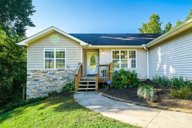 $599,000 | 151 Willard Lane, Hendersonville, NC 28792