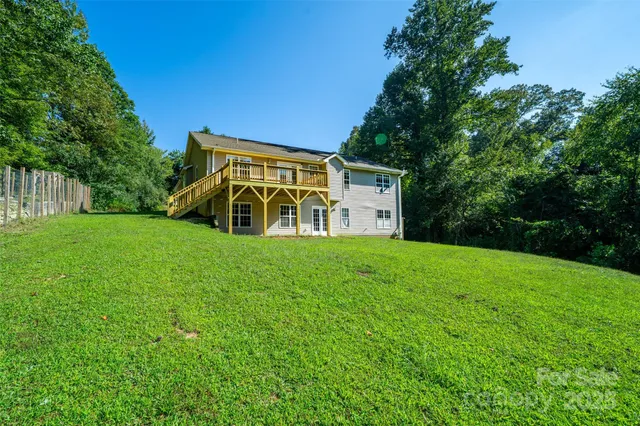 $599,000 | 151 Willard Lane, Hendersonville, NC 28792