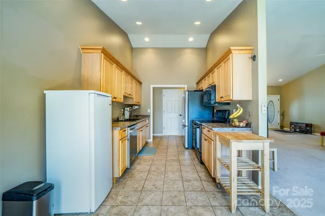 $599,000 | 151 Willard Lane, Hendersonville, NC 28792