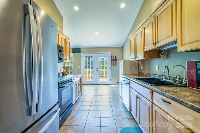 $599,000 | 151 Willard Lane, Hendersonville, NC 28792