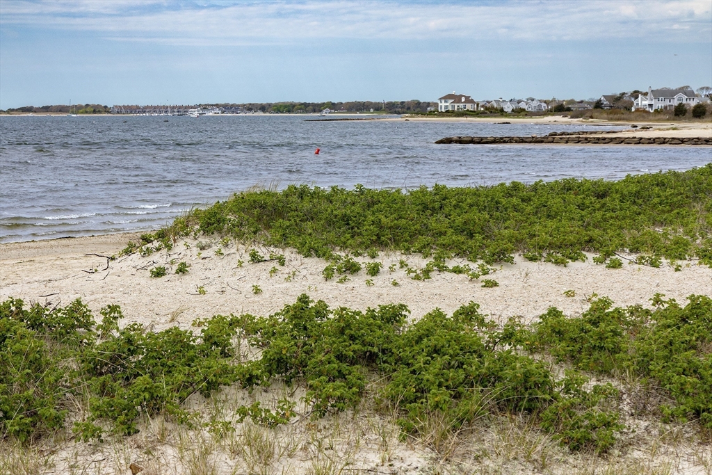 9 Windemere Road, Unit I/9 Yarmouth, MA 02673 - Photo 8 of 27 Gallery Image 8